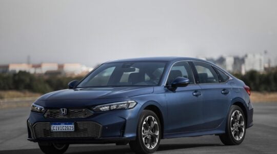 fullsize-Civic Advanced Hybrid Est+ítica (3)