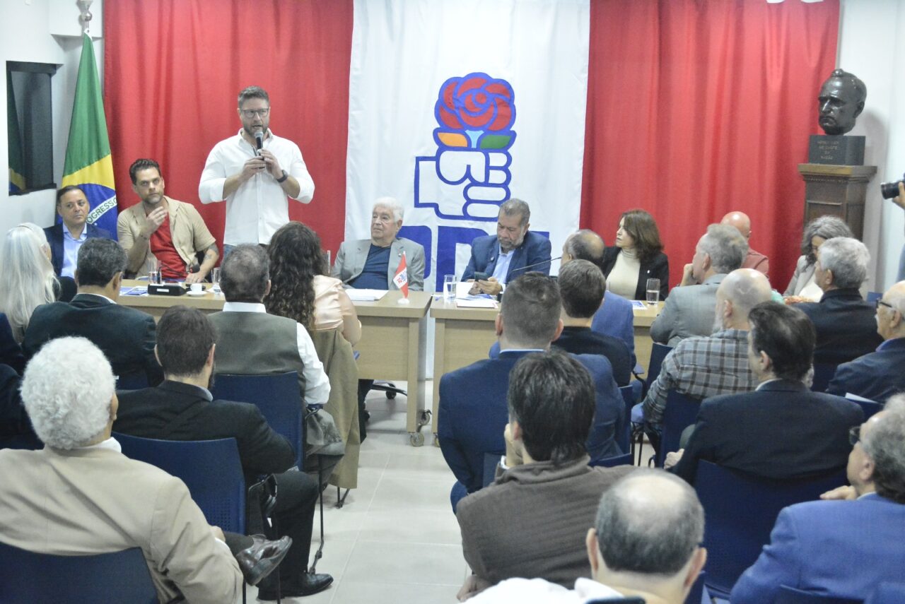 goura na filiação de requião em brasília pdt