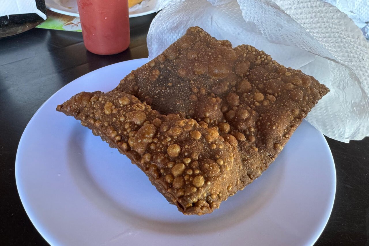 pastel com massa de café