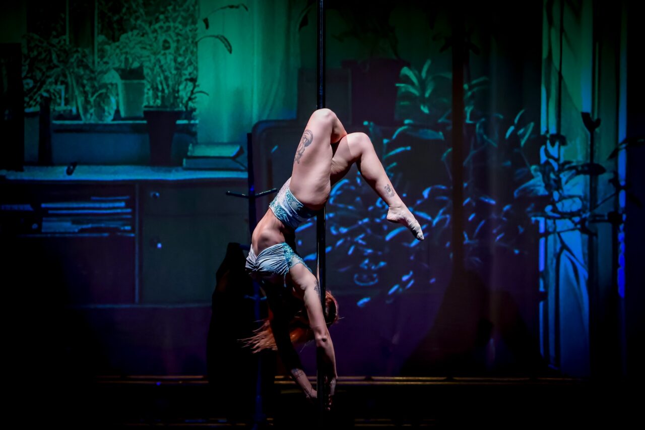 pole dance