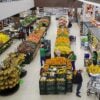 Ponta Grossa, 02 de agosto de 2023 – Prateleiras de supermercado.