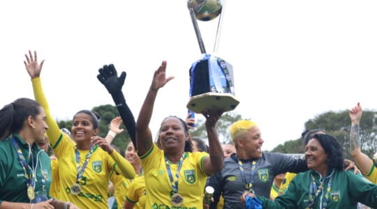 24futfem01
