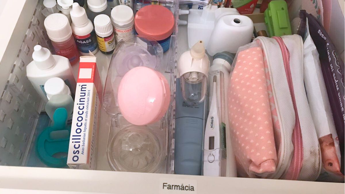 Imagem de gaveta de medicamentos organizada - portfólio Just Perfect Organizing