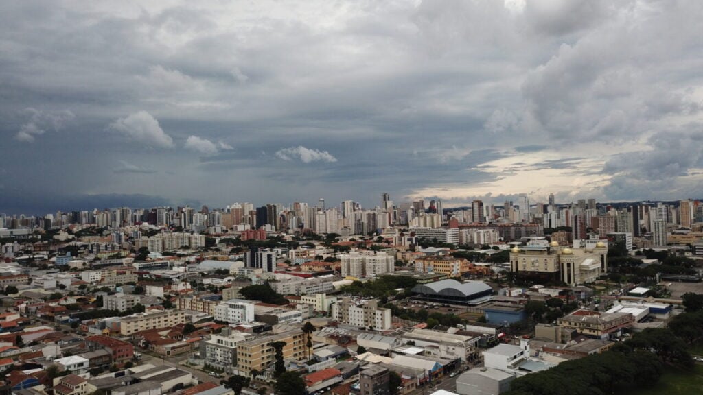 CHUVA TEMPO NUBLADO