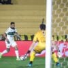 O ponta Clayson, do Coritiba, enfrenta o Novorizontino