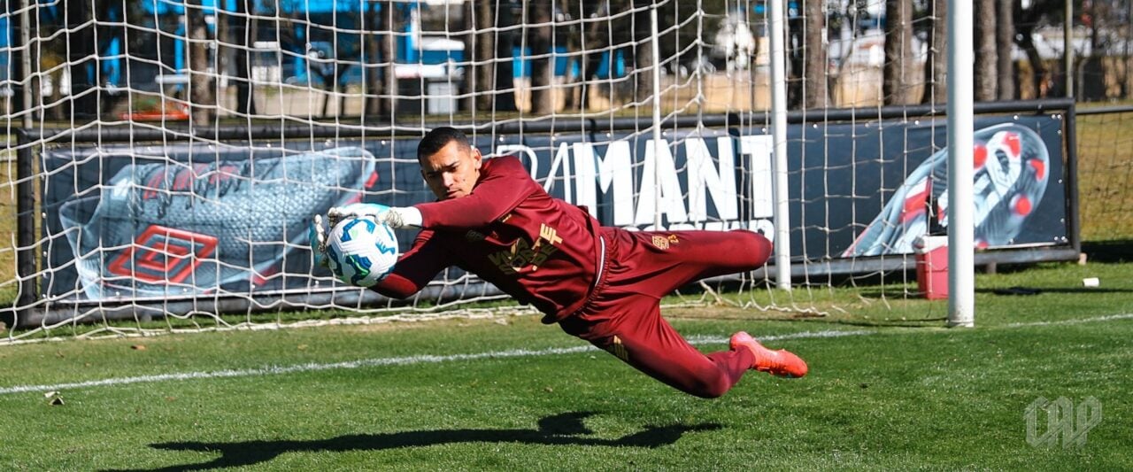 O goleiro Santos: provável titular em Athletico x São Paulo