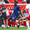 O zagueiro colombiano Carlos Terán: na mira do Athletico