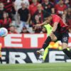 Julimar em ação pelo Athletico