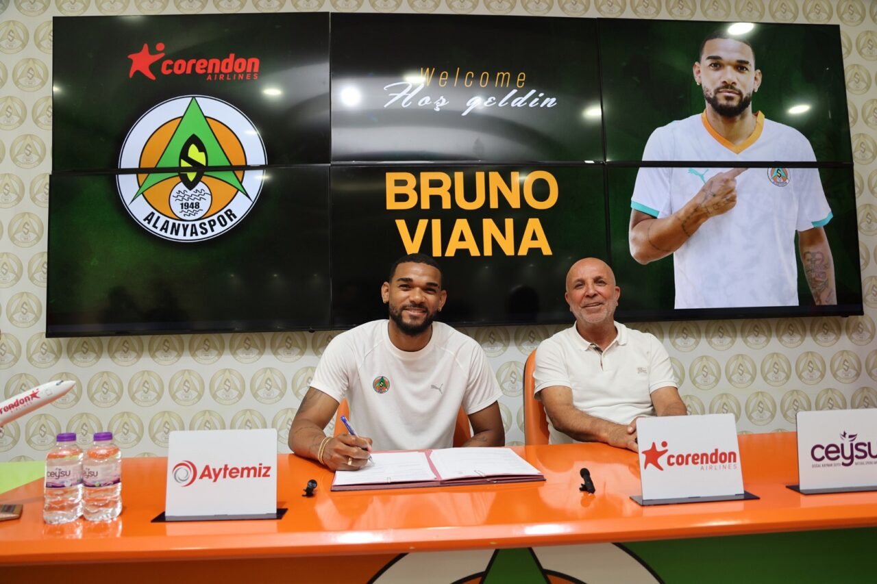 O zagueiro Bruno Viana, ex-Coritiba