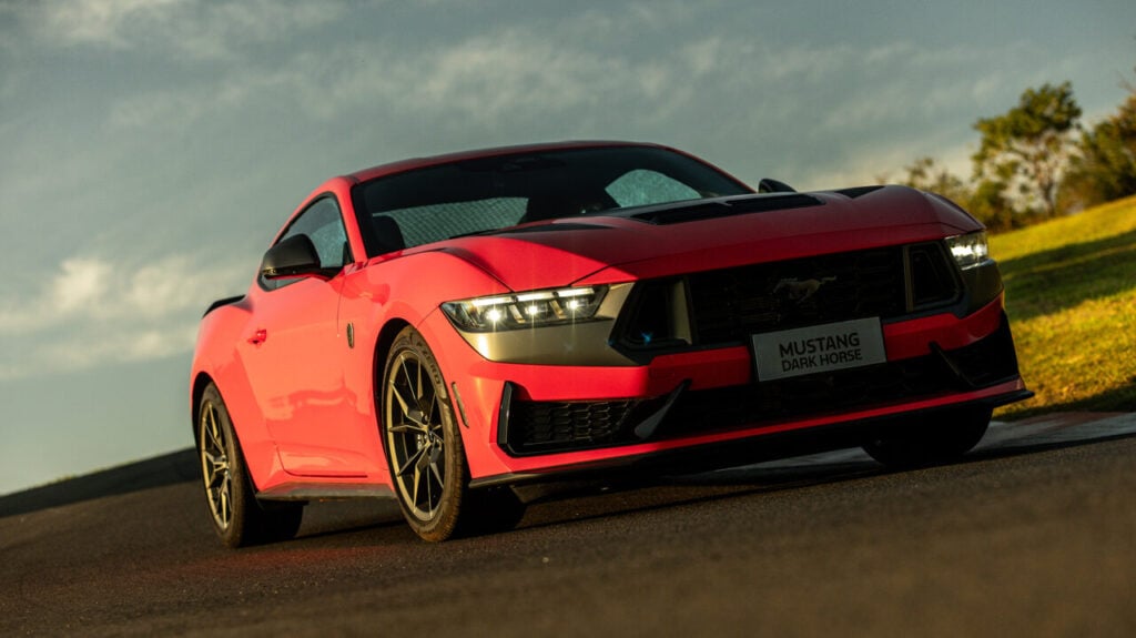 Ford Mustang Dark Horse-1