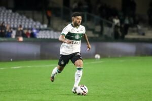 O atacante Lucas Ronier, do Coritiba