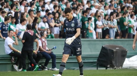 O goleiro Pedro Morisco, do Coritiba