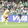 Iury Castilho, do Coritiba, enfrenta o Amazonas