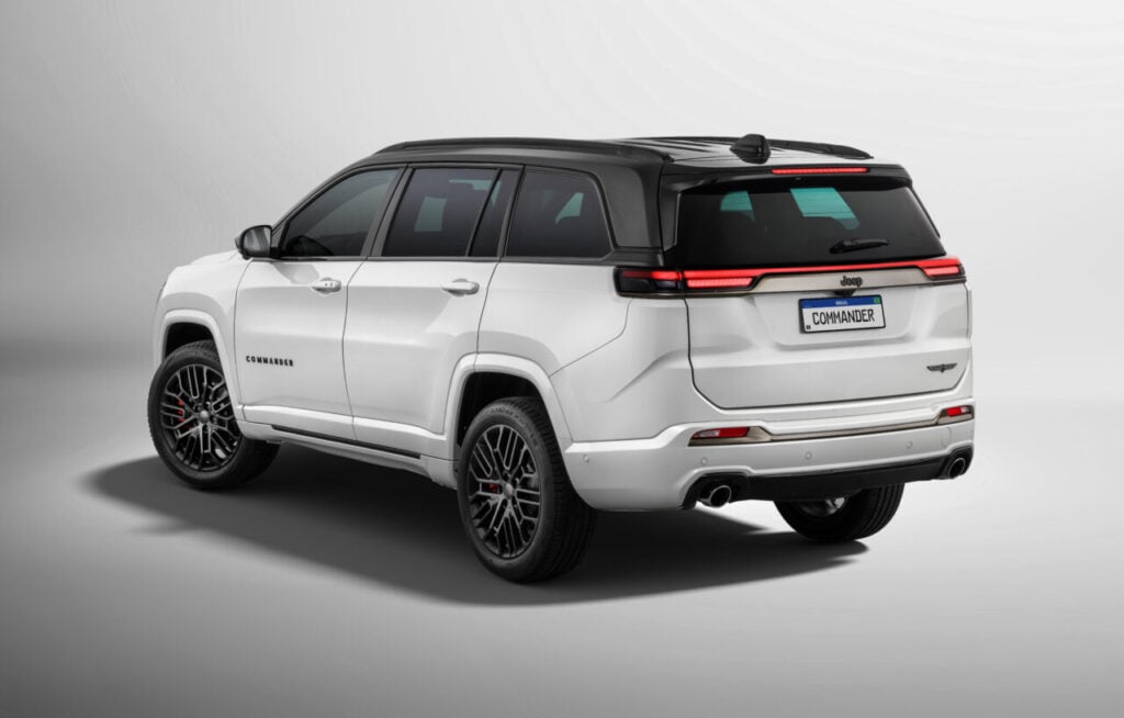 Jeep_Commander_Blackhawk_My26_011