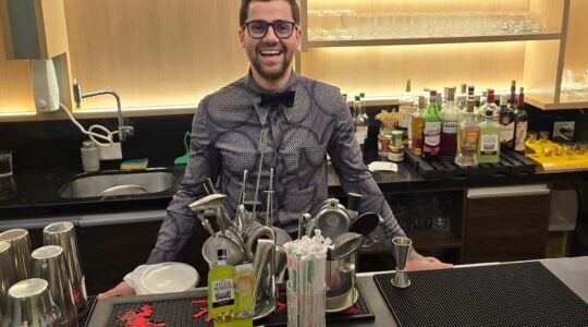 Lukinhas Siqueira – bartender – restaurante Santo – foto Cauby Ross