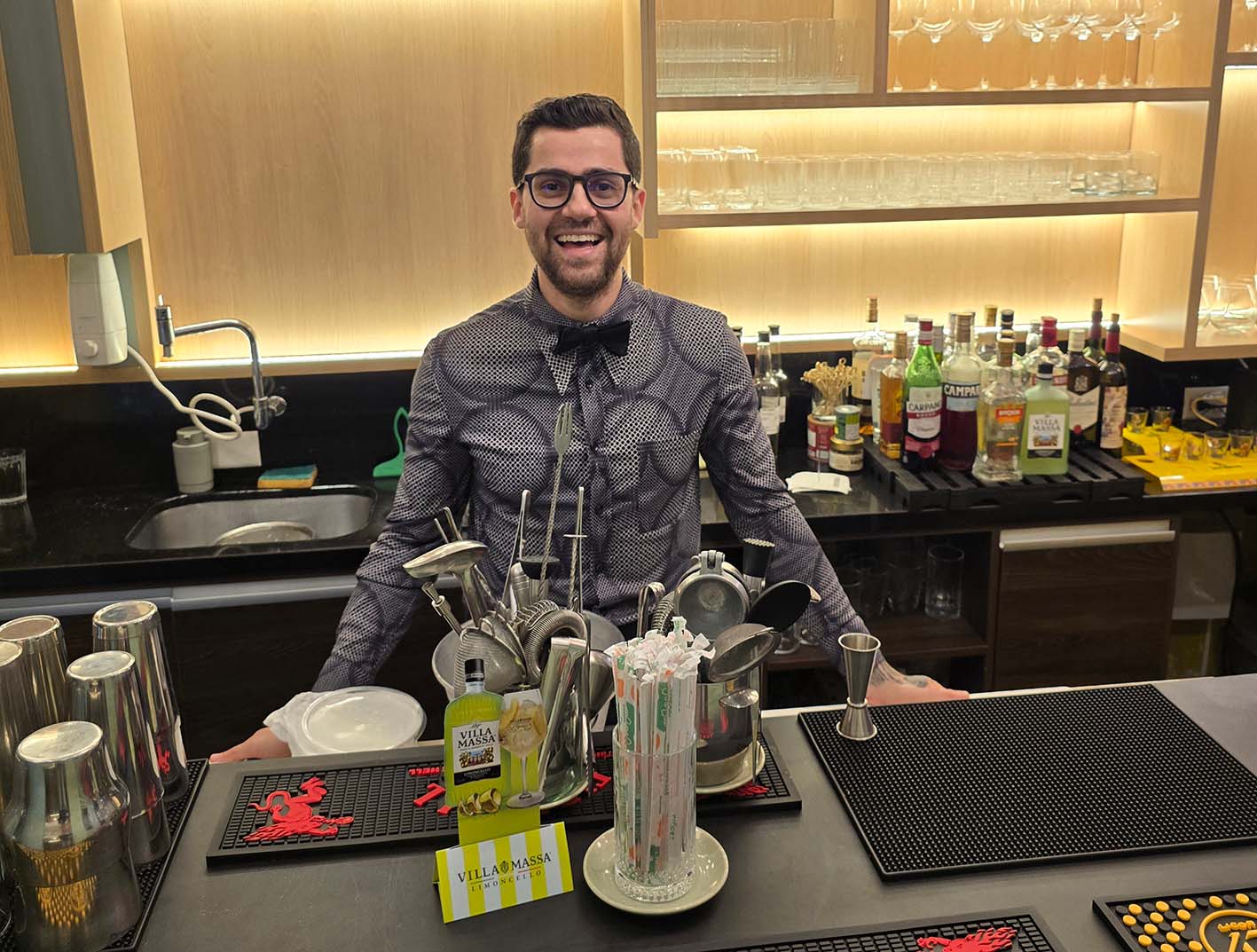 Lukinhas Siqueira – bartender – restaurante Santo – foto Cauby Ross
