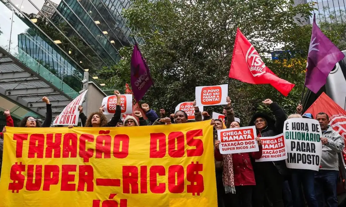 Manifestação sobre taxação dos mais ricos: impostos