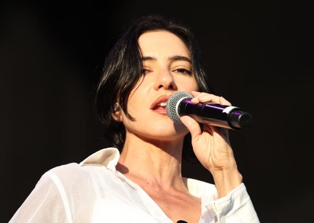 The Veronicas2