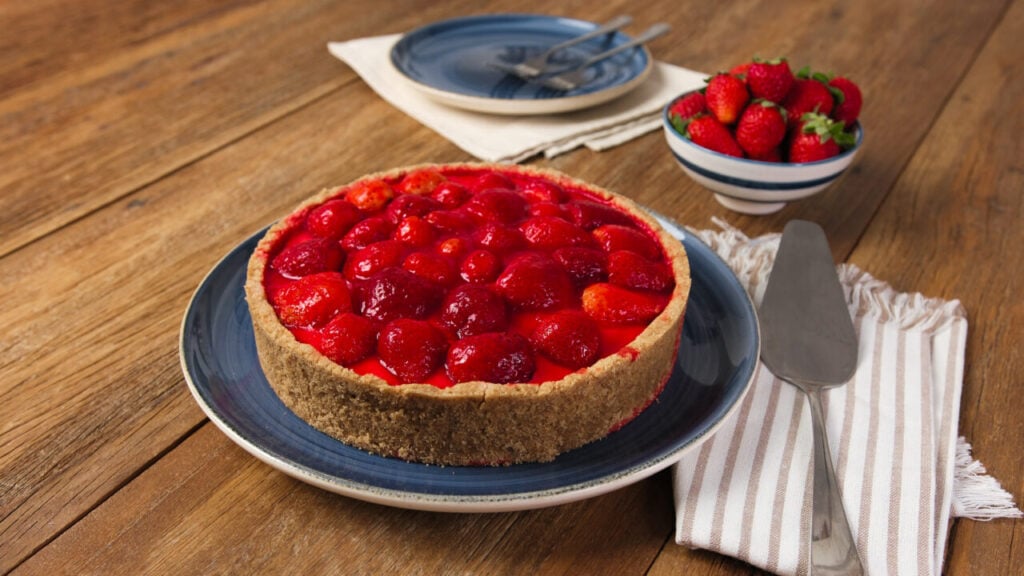 Torta espelhada de morango