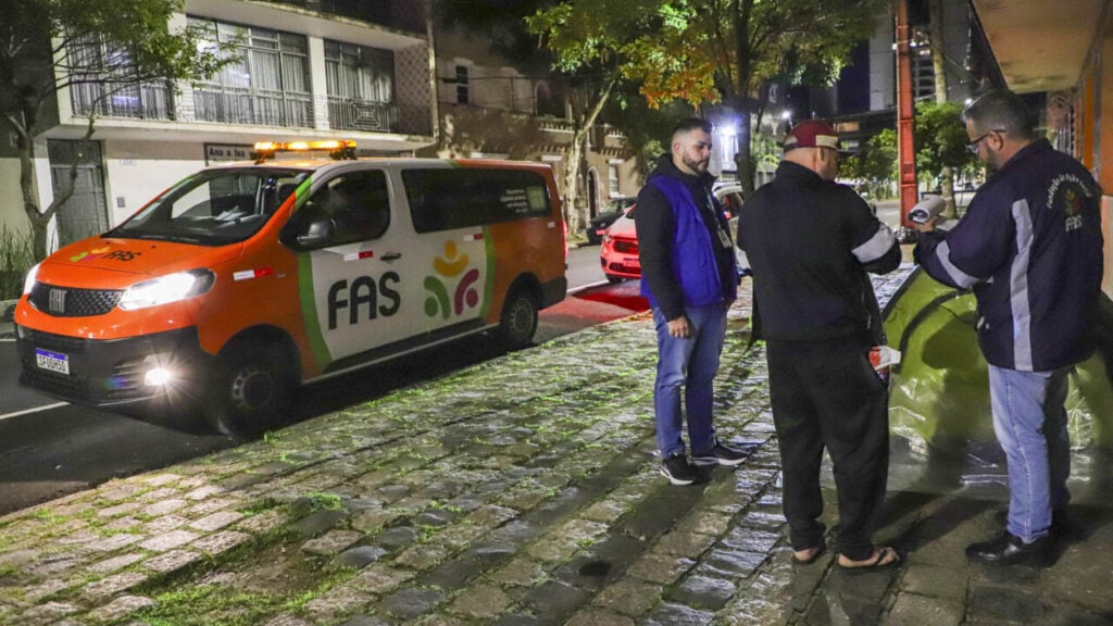 Abordagem de pessoas em situação de rua em Curitiba