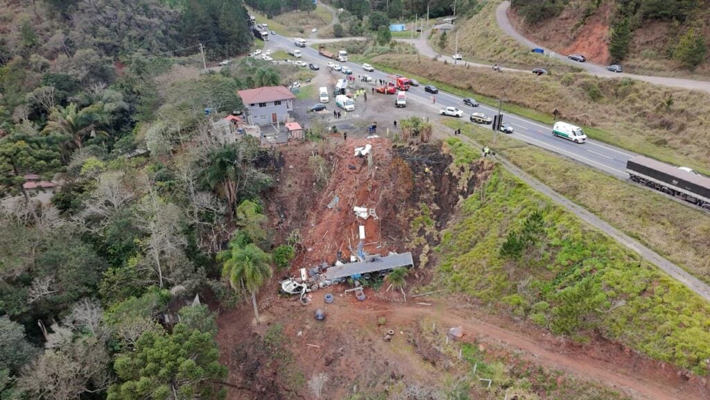 acidente-br-116-barranco