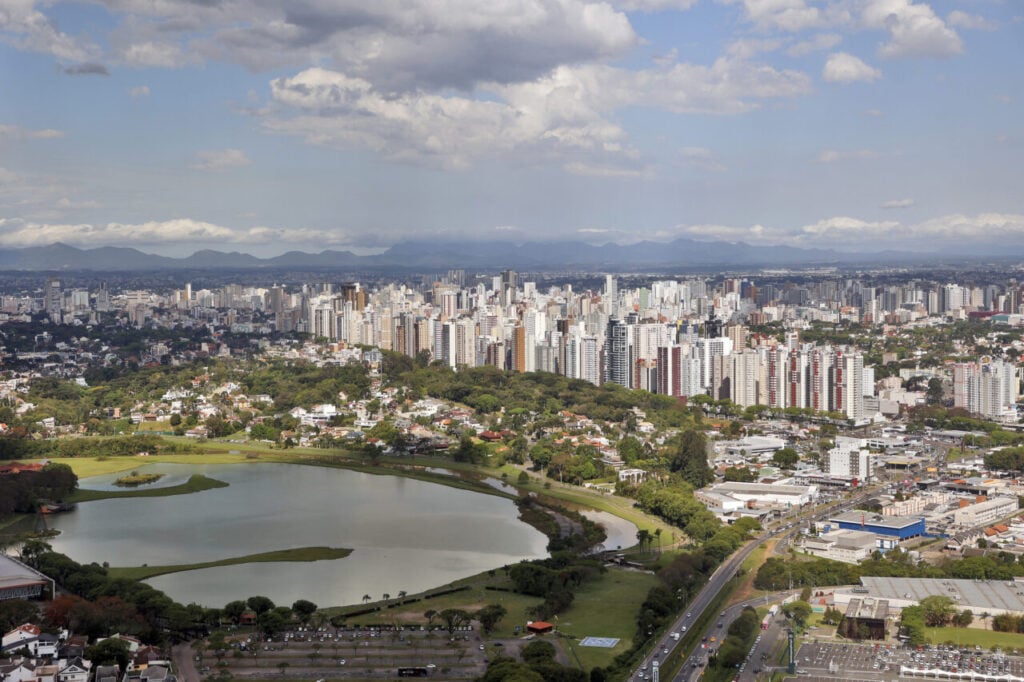 Imagens aéreas de Curitiba e região metropolitana – Campo Largo – BR 277 – Rodovia do Café – Represa do Passaúna – bairros Bigorrilho, Champagnat, Agua Verde, Batel, Centro Civico, Centro, Bacacheri, Alto da Glória, Alto da XV, Juveve, Cabral. Parque