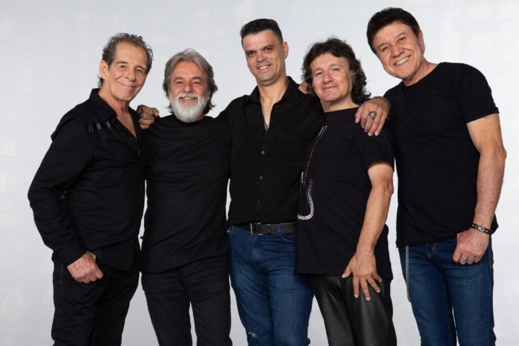 Banda Blindagem faz show comemorativo dos 50 anos
