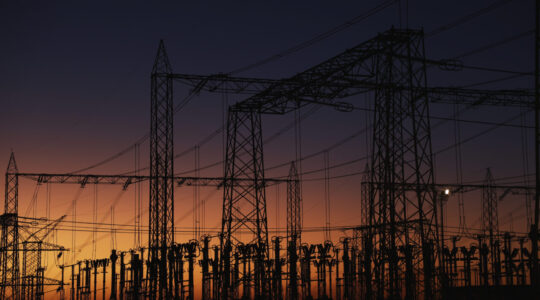 Programa da Copel Paraná Trifásico, de construção de novas redes para fortalecer o sistema de distribuição de energia nas áreas rurais