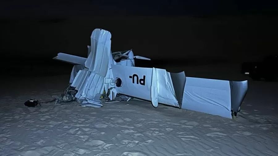 destrocos-do-aviao-de-pequeno-porte-que-caiu-nas-dunas-dos-lencois-maranhenses-em-santo-amaro-ma-1754803862502_v2_900x506.jpg
