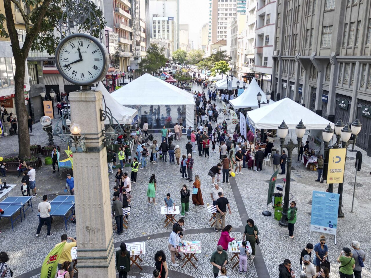 domingo no centro de curitiba