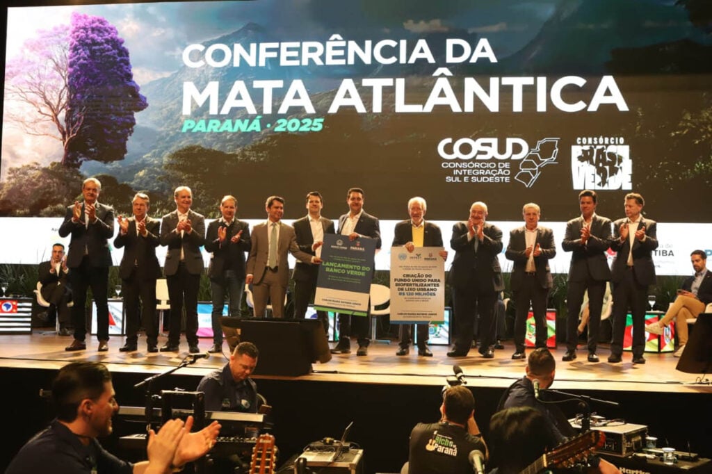 greca e pimentel no palco do guaíra foto ari dias aen