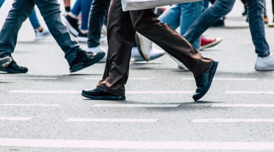 pedestrian-8037900_1280