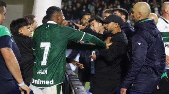 Confusão em Coritiba x Goiás.