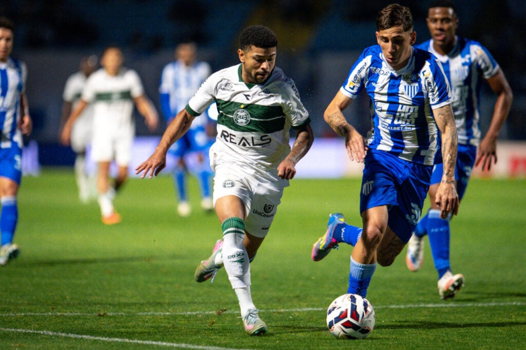 Lucas Ronier em Avaí x Coritiba