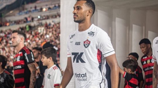 O ponta Lucas Braga, do Vitória