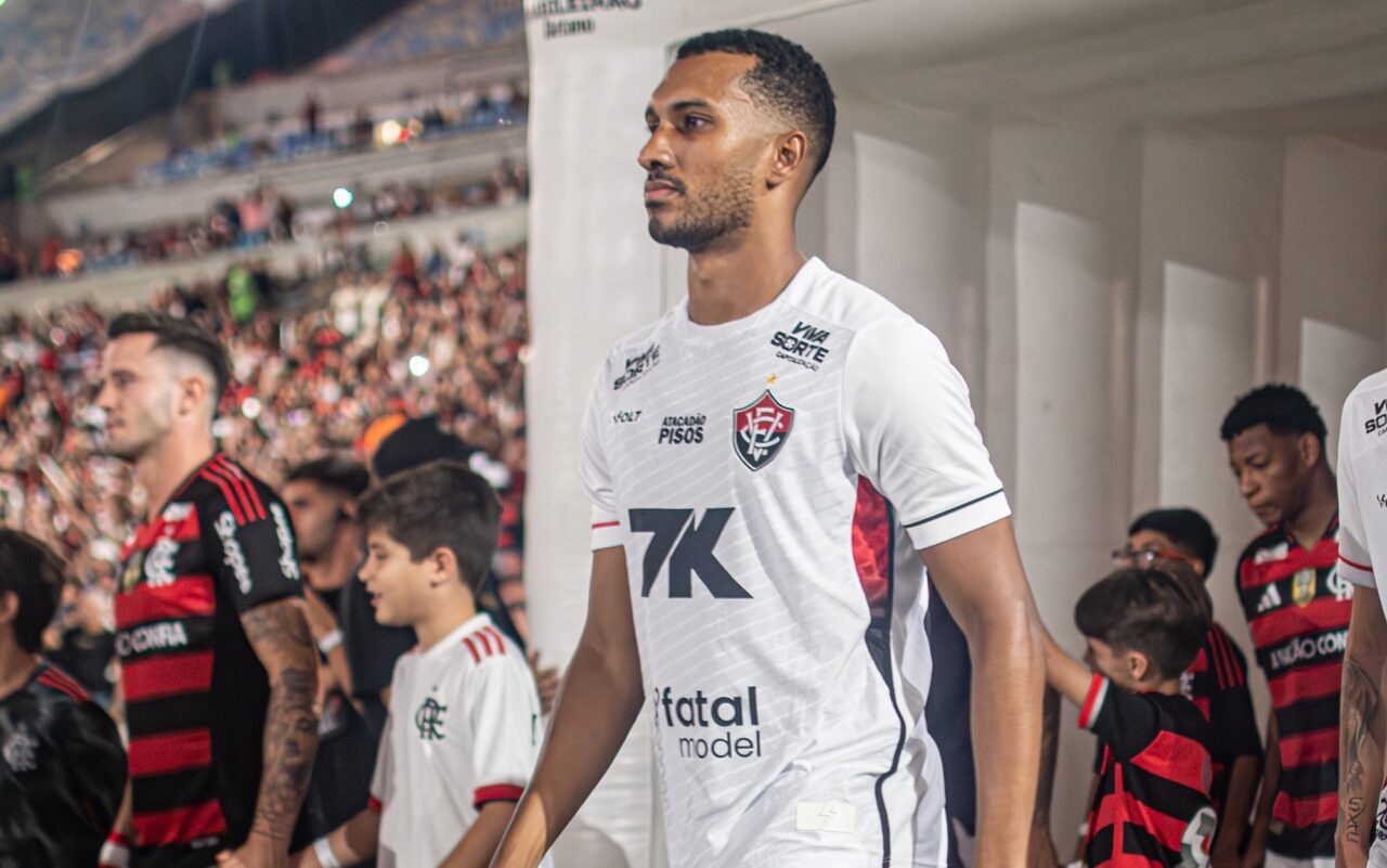 O ponta Lucas Braga, do Vitória