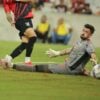 O goleiro Elias, do Operário