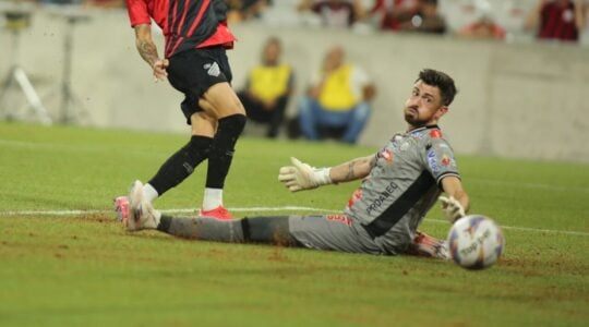 O goleiro Elias, do Operário
