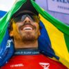 O surfista curitibano Yago Dora