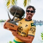 O surfista curitibano Yago Dora
