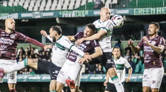 O zagueiro Maicon, em Coritiba 4x0 Ferroviária