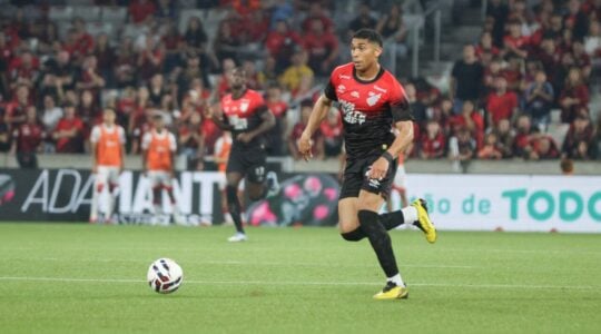 O atacante Julimar, do Athletico Paranaense