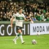 O meia Carlos De Pena: provável titular do Coritiba contra o Goiás