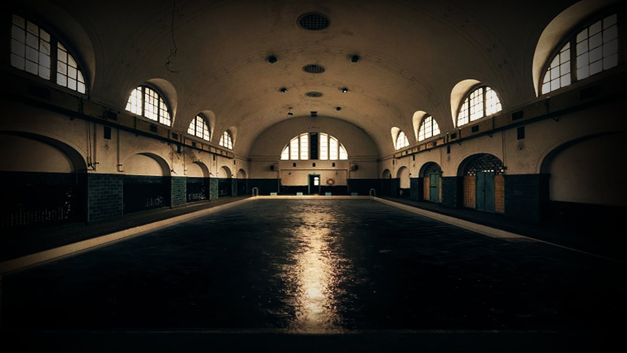 LABIRINTO_PISCINA_still_3