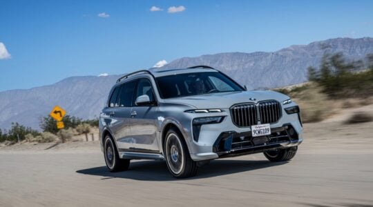 P90486504_highRes_the-new-bmw-x7-on-lo