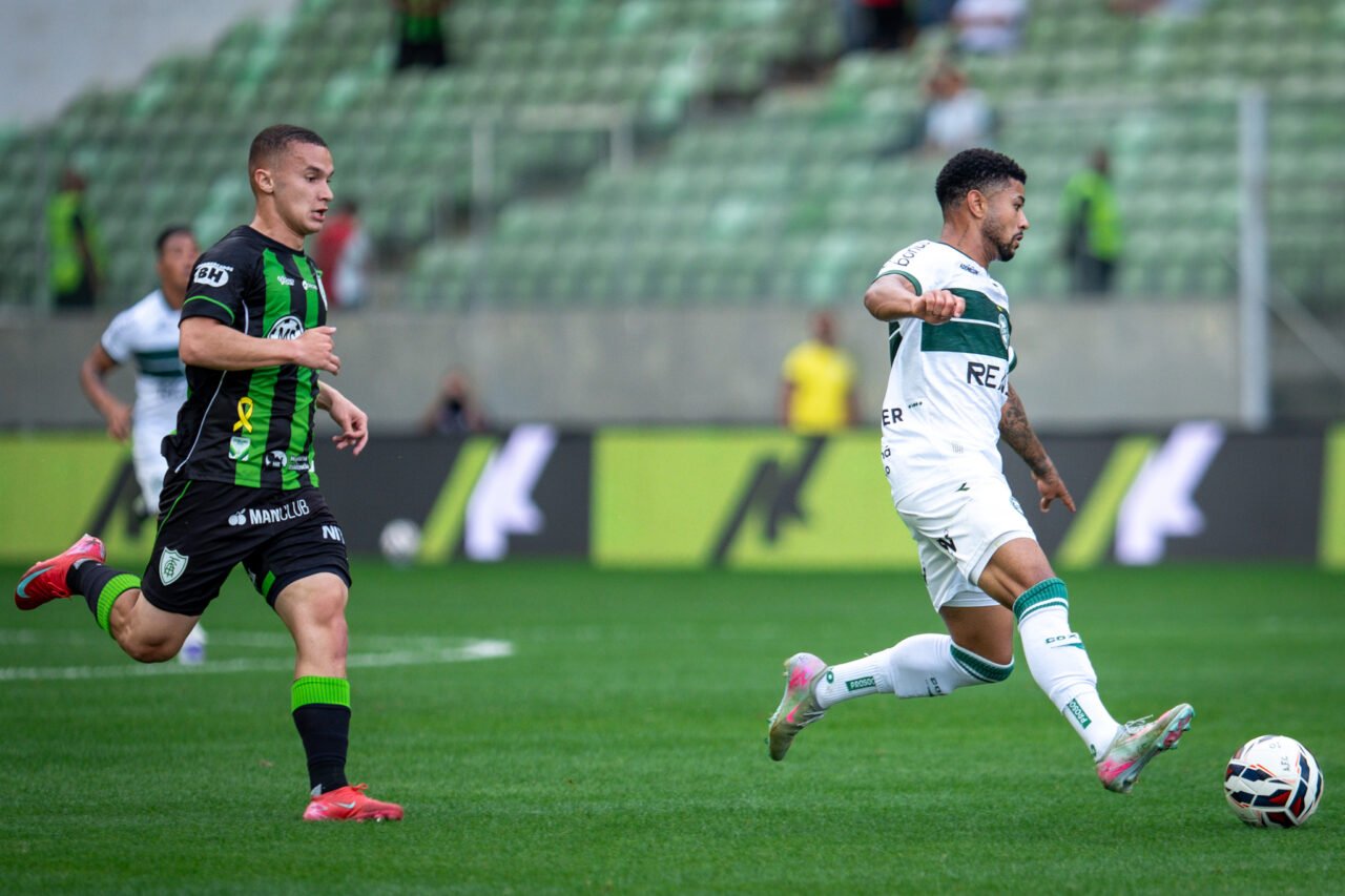 Lucas Ronier, do Coritiba, enfrenta o América