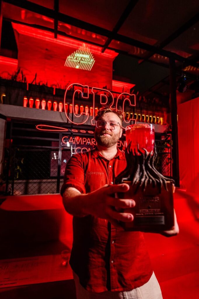 Bartender Alieksey Machinsky (foto @nubrafasari_)