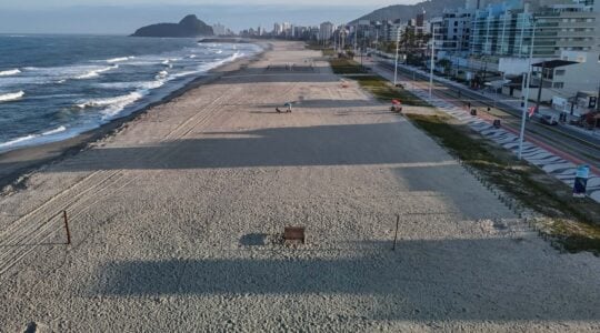 Matinhos, 21 de agosto de 2025 – Praia de Caiobá, litoral paranaense.