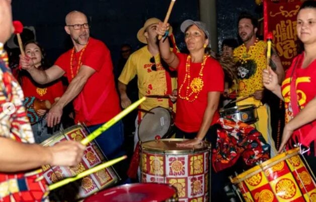 escola permanente carnaval curitiba