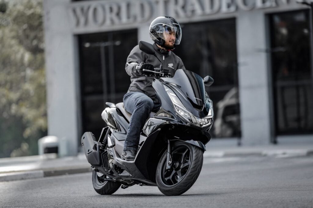 fullsize-PCX 160_2026_MOVIMENTO_ (34)